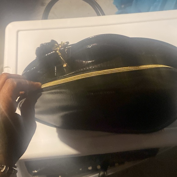Black patent leather hand bag - Picture 2 of 4